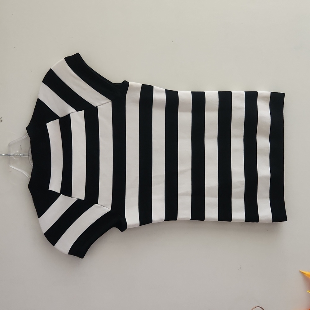 White House Black Market Black White Stripe XXS EUC Top - Picture 13 of 14